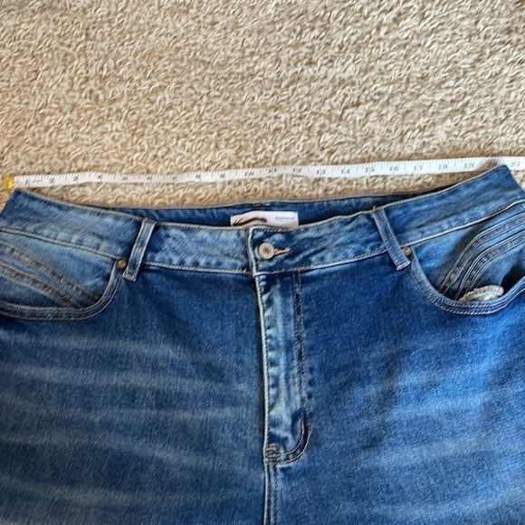 NWOT KanCan Womens Jeans SZ 22 Stretch Flare Distressed Bottom Unique High Rise - Picture 13 of 13